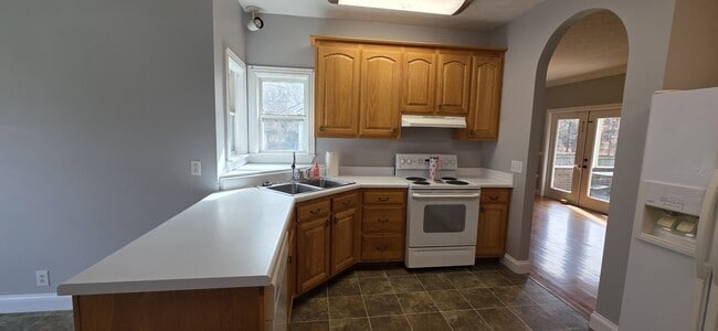 Building Photo - 789 Old Prospect Rd