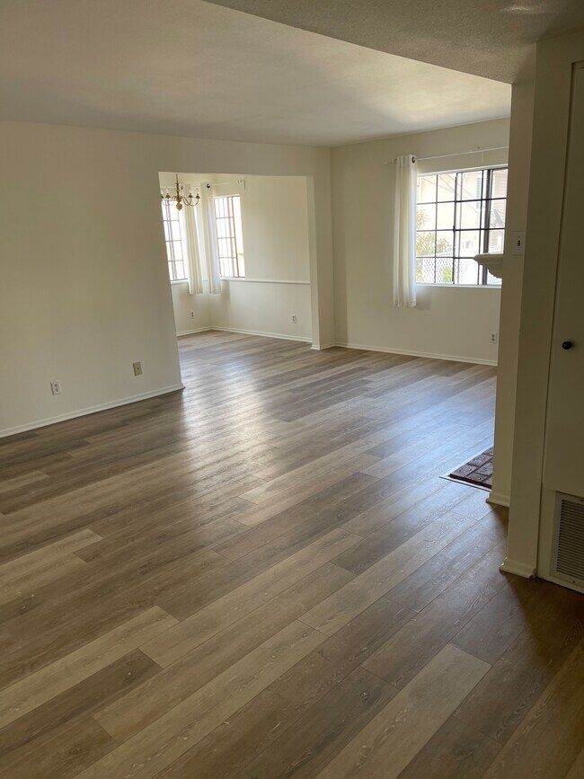 Living Room - 210 N Belmont St