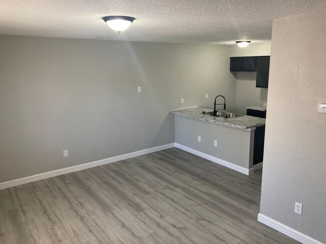 Foto del edificio - 2 Bedroom , 1 Bathroom Apartment!