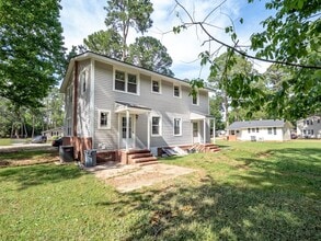 Building Photo - 9 Country Squire Ct