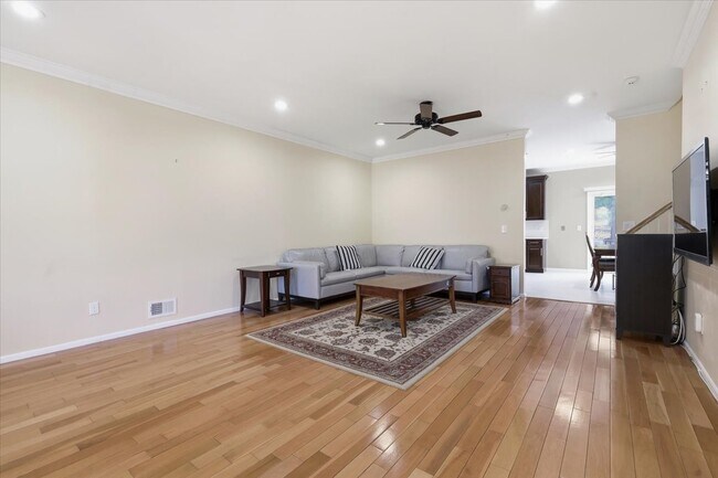 Foto del edificio - 203 Tallwood Ln