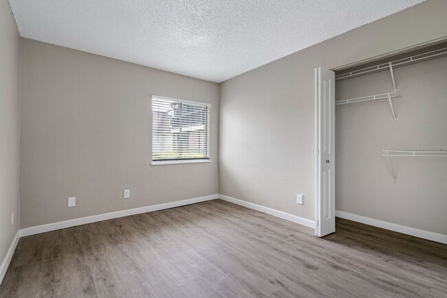 Newly Renovated B1 Floorplan - Westmount at London Park Apartments