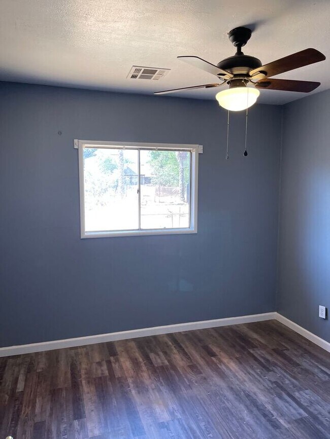 Building Photo - Ceres Country Property 2 Bedroom 1 Bath pl...