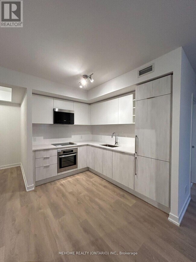 Building Photo - 2033 Kennedy Rd