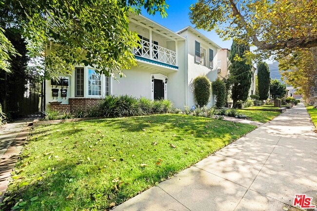 Building Photo - 9930 Robbins Dr