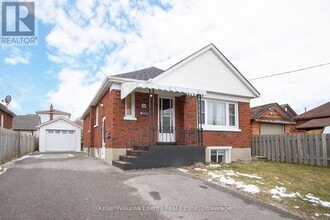 Building Photo - 54 Chadburn St
