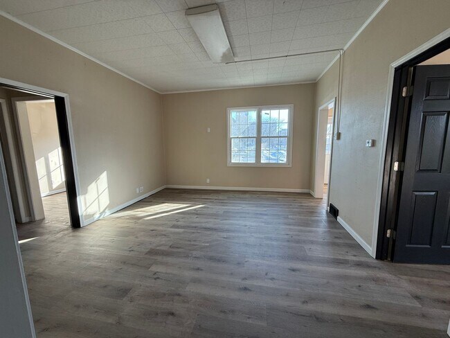 Foto del edificio - 316-318 W. Adams St.