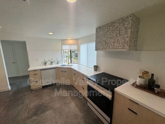 Building Photo - 72335 Canyon Ln