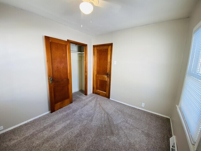 Foto del edificio - 1023 Gray Ave