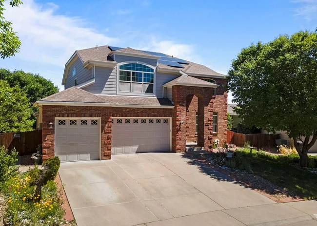 Building Photo - Huge room in a large shared home, private bathroom, walk in closet, great neighborhood, friendly ...