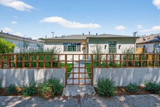 Building Photo - 2453 Oak St