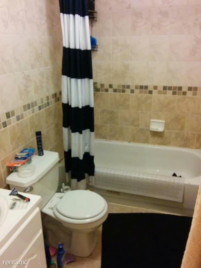 Building Photo - 271 Hull St