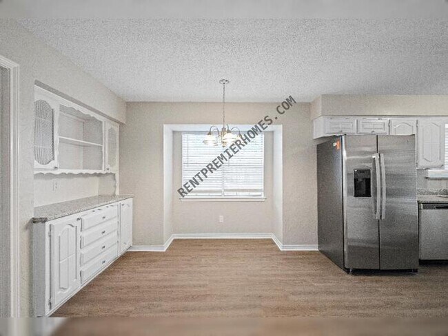 Foto del edificio - 504 Quail Ln