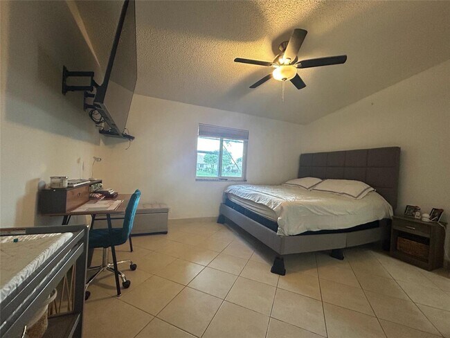 Foto del edificio - 11296 SW 17th Ct