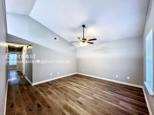 Building Photo - 2088 E Parkway St