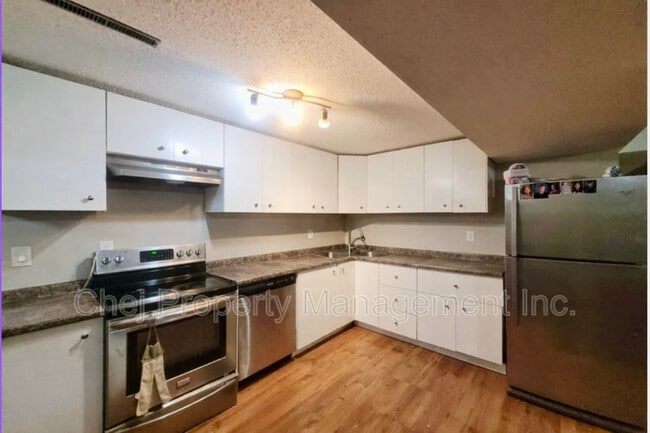 Building Photo - 14212-14114 114 St NW