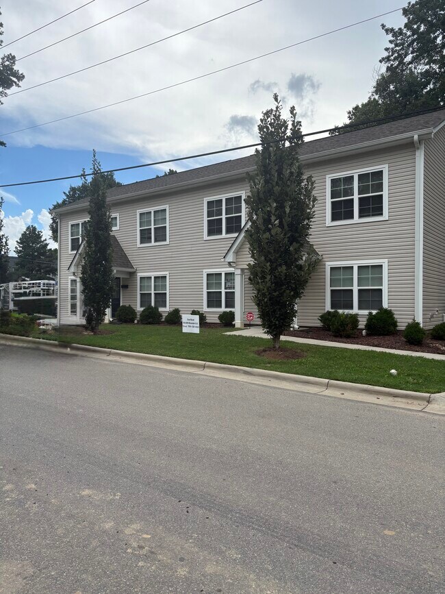 Building Photo - New Units Hillsboro