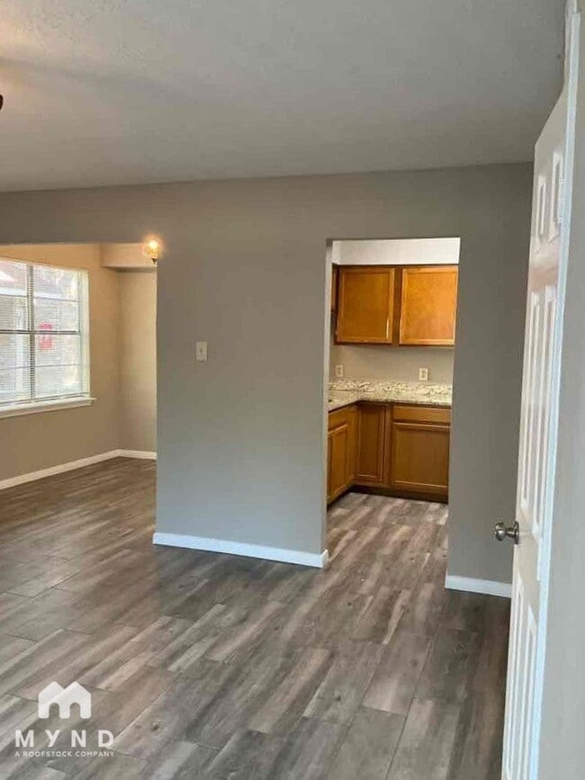 Building Photo - 1819 Briarcreek Blvd