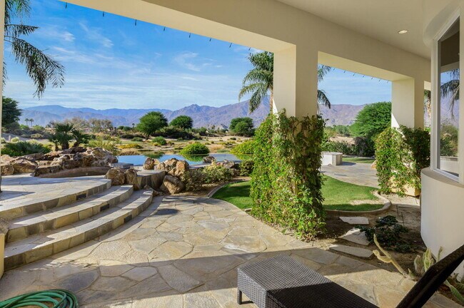 Foto del edificio - 81345 Kingston Heath