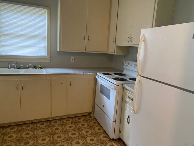 Building Photo - 532 Arlington Ave