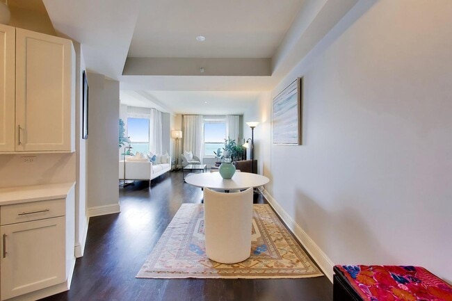Foto del edificio - 850 N Lake Shore Dr