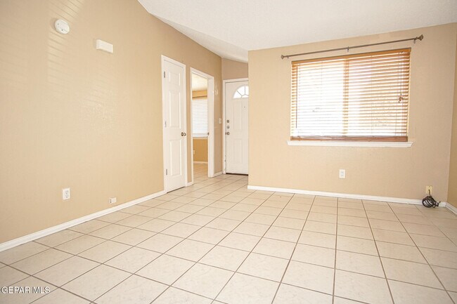 Foto del edificio - 1553 Rebecca Ann Dr