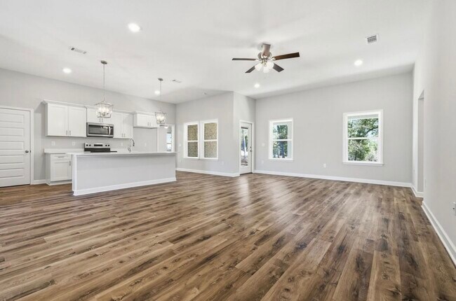 Foto del edificio - 1340 Hornbeam Dr