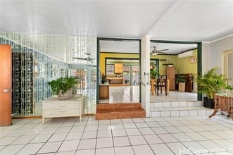 Building Photo - 87-175-175 Manuoioi Pl