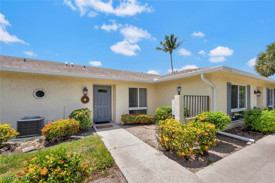 Primary Photo - 83 Glades Blvd