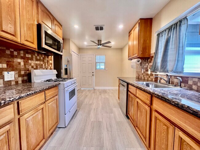 Foto del edificio - 4502 Frazier Ave