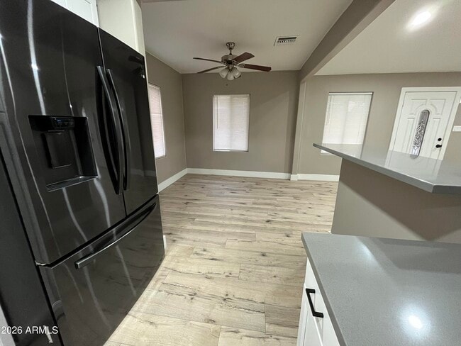 Building Photo - 1002 S Roosevelt St