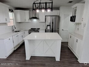 Building Photo - 9756 Saye Ct