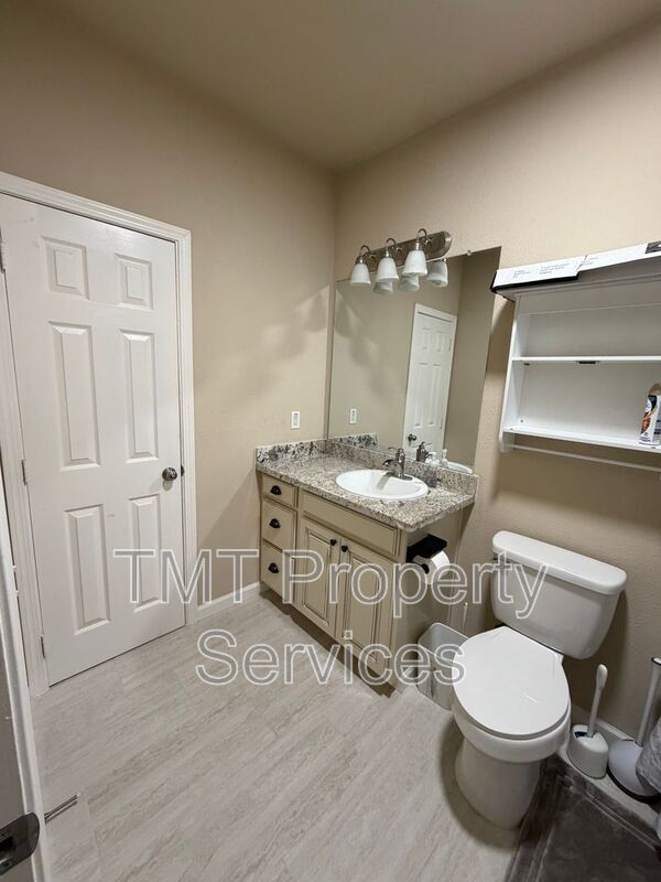 Foto del edificio - 8434 Walerga Rd