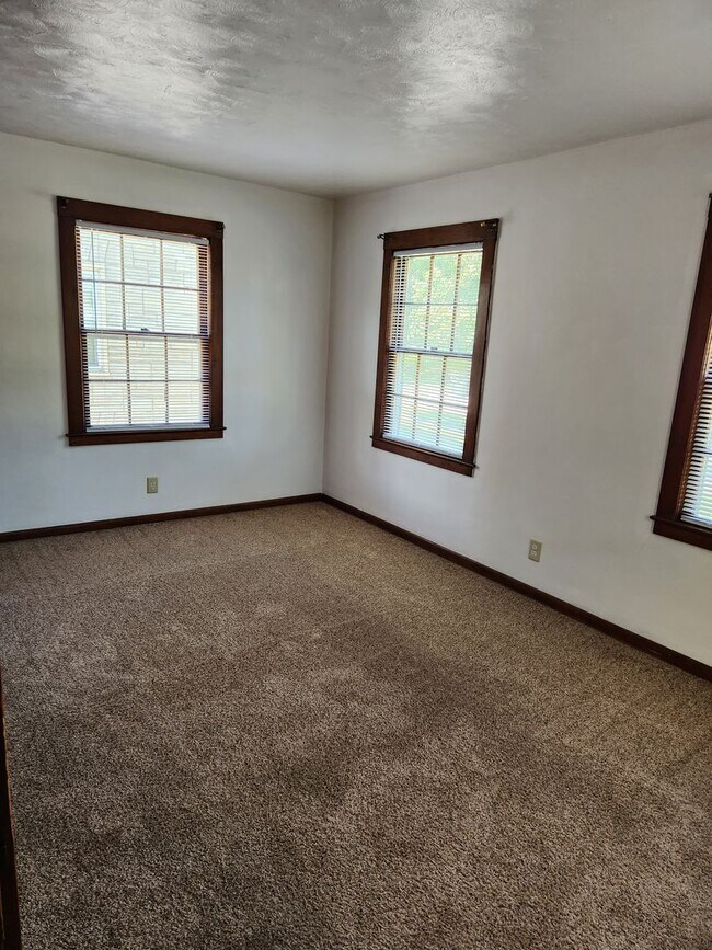 Building Photo - SW 1704/1706 RI
