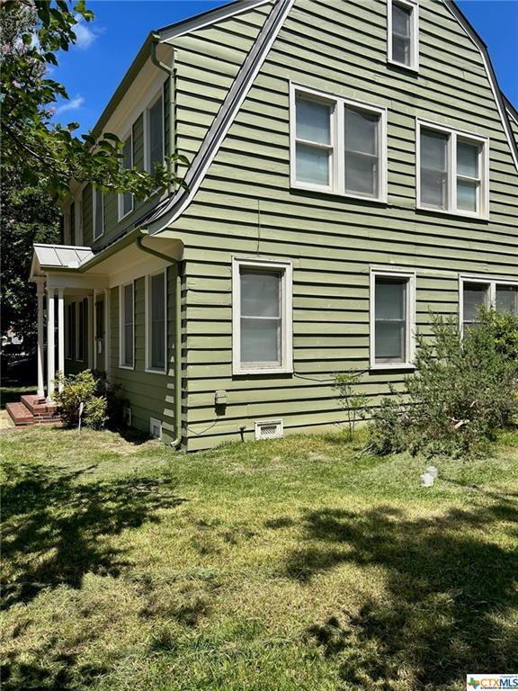 Building Photo - 108 E College St