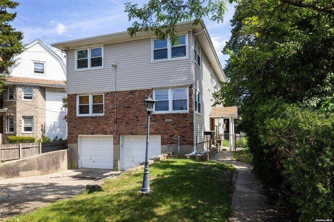 Foto del edificio - 14-26-26 Granada Pl