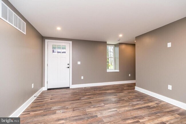Foto del edificio - 4844 Old Easton Rd