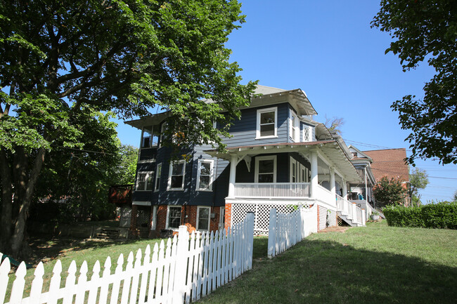 Building Photo - 3002 25th St NE