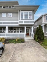 Building Photo - 1003B Spain Ave