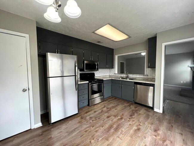 Foto del edificio - 6820 Winchester St