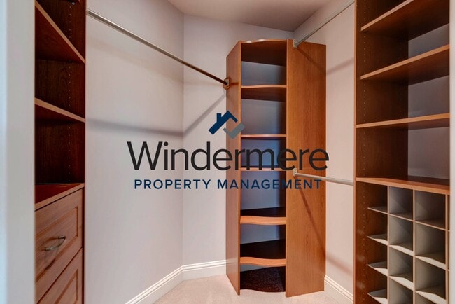 Building Photo - 2 Bedroom Waterview Condo