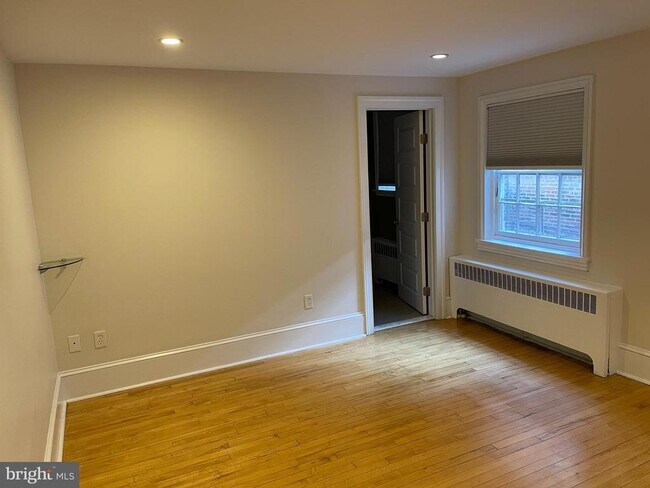 Foto del edificio - 324 S Juniper St