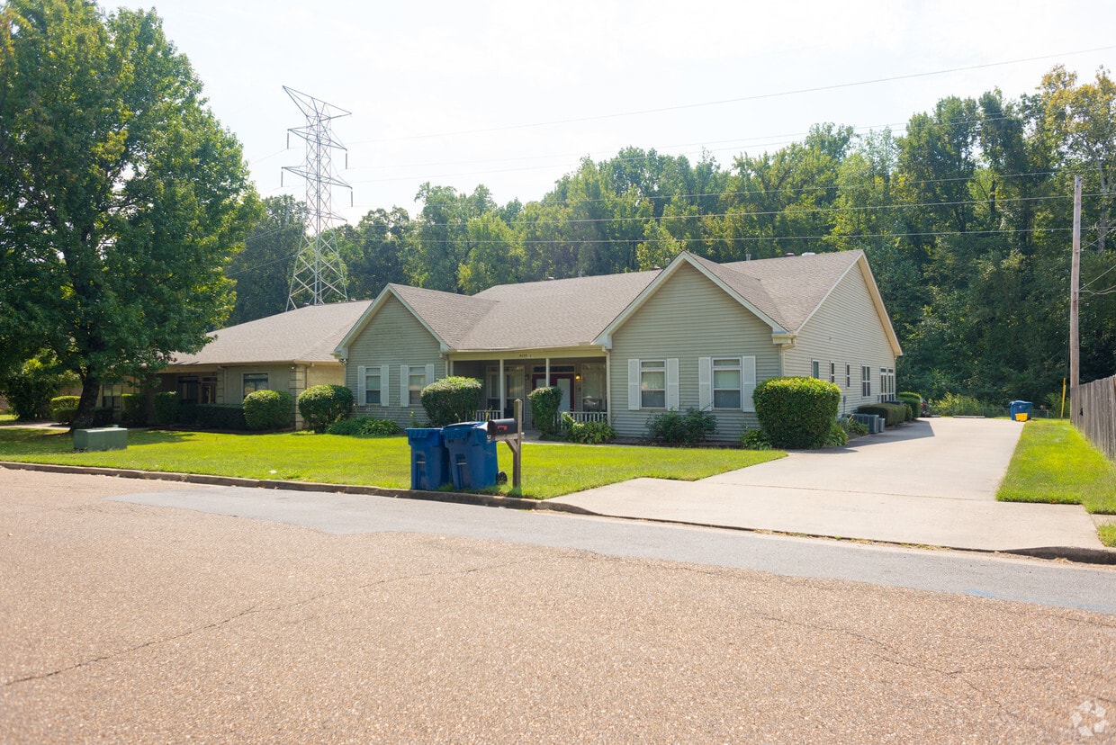 Building Photo - 4695 Allendale Dr