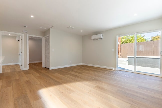 Foto del edificio - 5268 N Thorn St