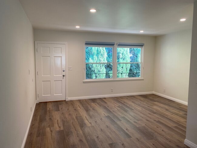 Building Photo - 3563 Keystone Ave