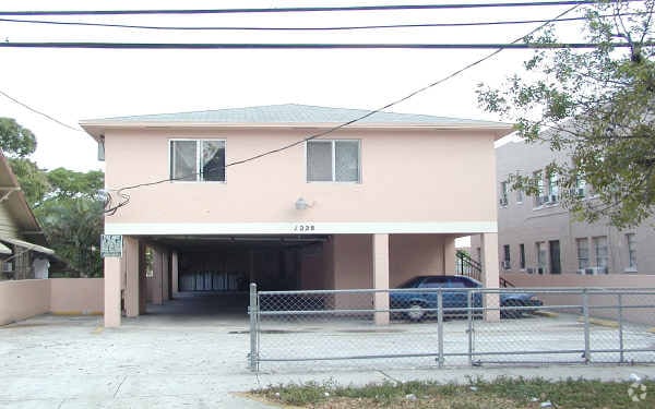 Building Photo - Monpat Apartments