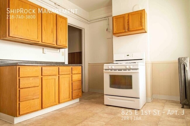 Foto del edificio - 825 E 1st St