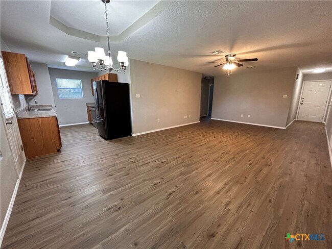 Building Photo - 3007 Viewcrest Dr