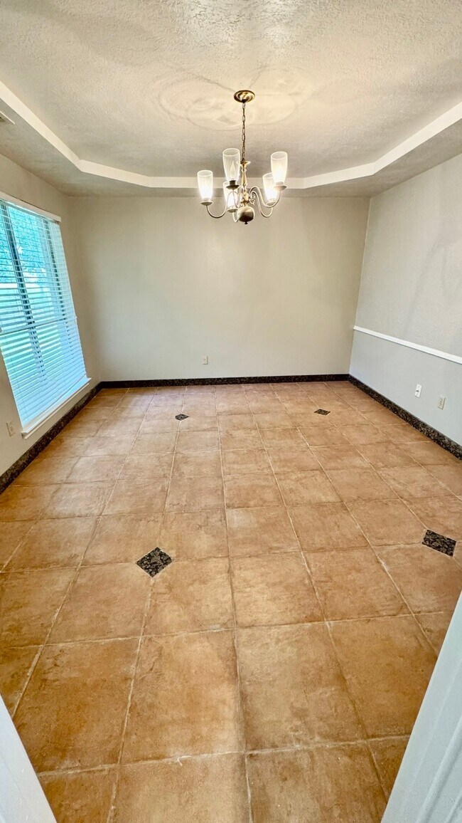 Building Photo - 2607 Bermuda Dunes Dr