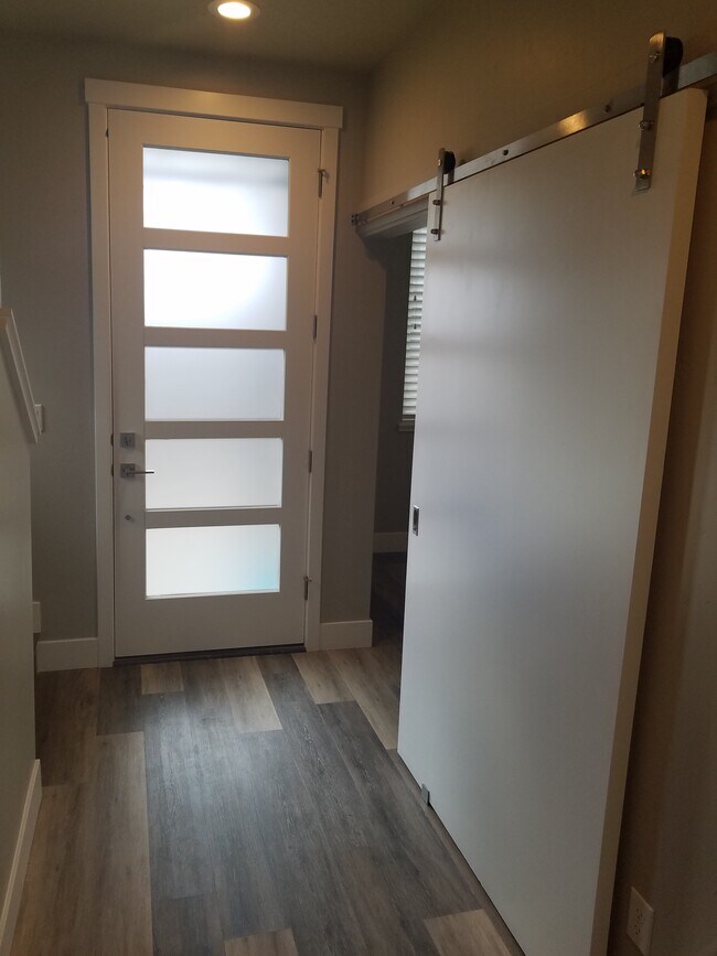 Foto del edificio - 335 E 36th St
